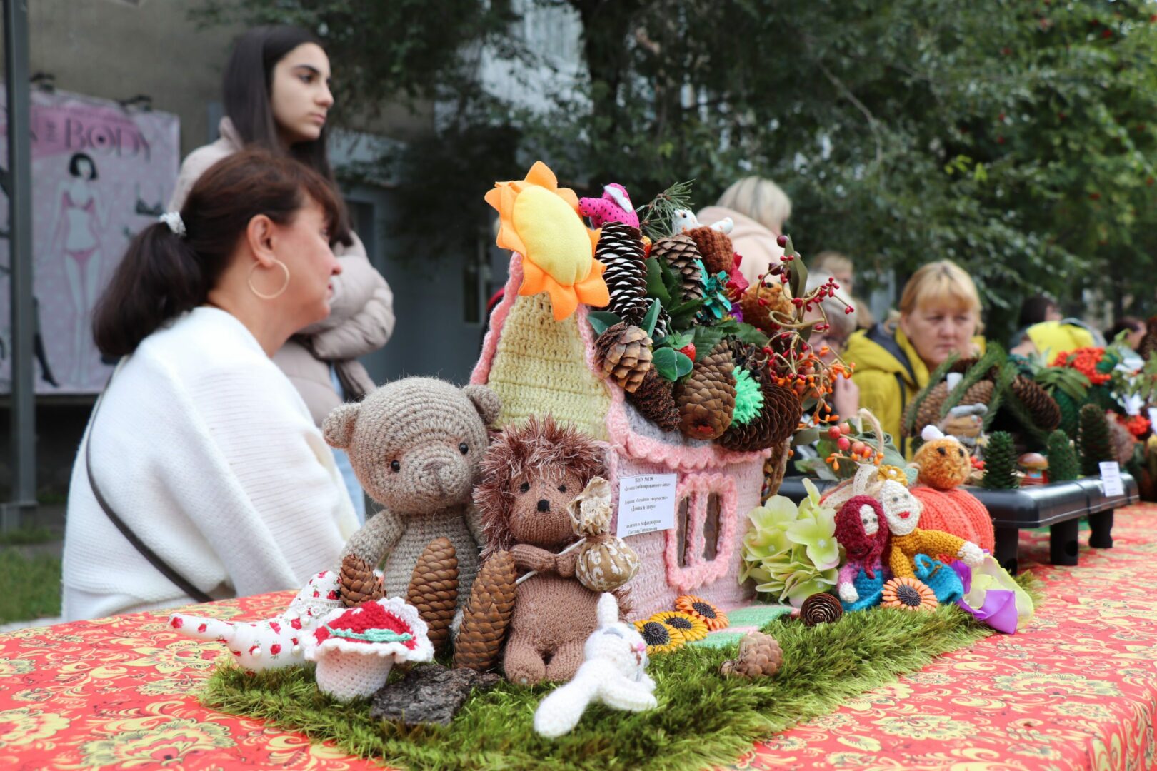 В Кемерове прошёл фестиваль-конкурс “День кедровой шишки”