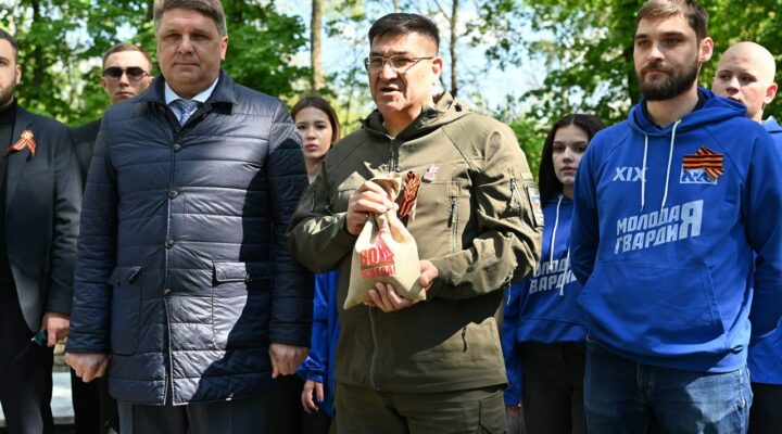 В Кузбасс накануне 80-летия Победы доставлена земля с воинских захоронений из Орловской и Ростовской областей