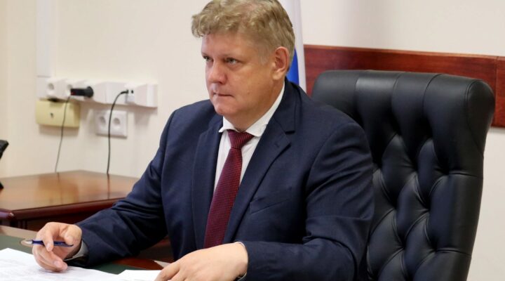 Анатолий Серышев провел личный приём граждан по итогам работы мобильной приемной президента России в Республике Тыва