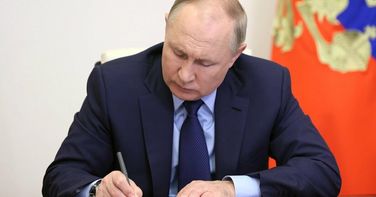 Четверо кузбассовцев отмечены почетными грамотами и благодарностями президента РФ