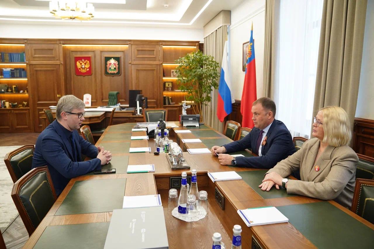 Модернизацию службы занятости Кузбасса обсудили Илья Середюк и заместитель руководителя Роструда