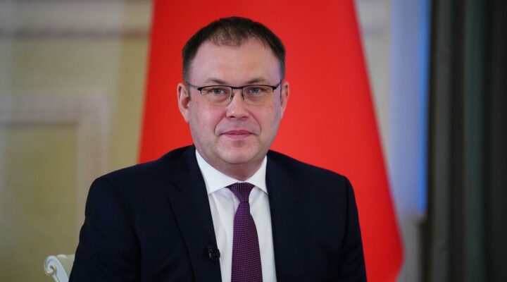 Илья Середюк сегодня будет отвечать на вопросы кузбассовцев в ходе прямой линии