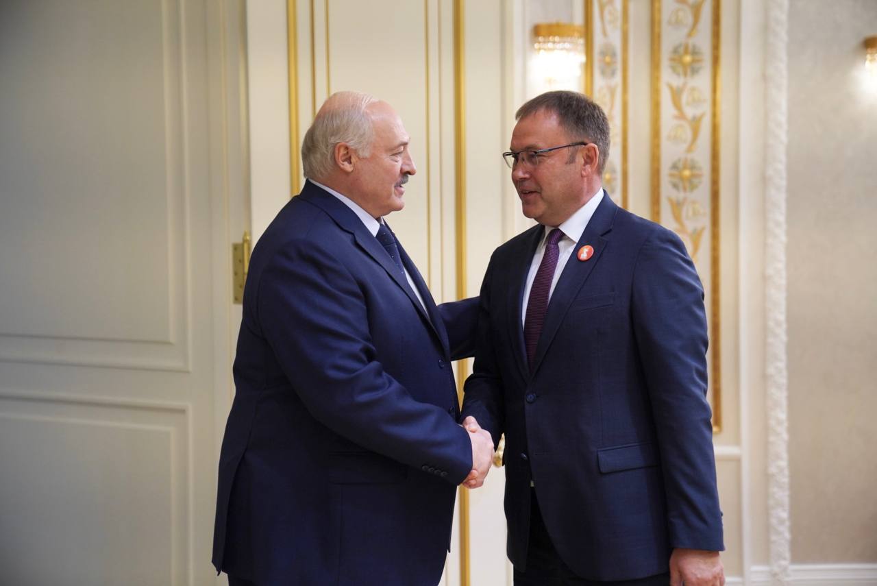 Президент Республики Беларусь Александр Лукашенко и губернатор Кузбасса Илья Середюк провели рабочую встречу