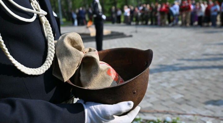 В Кемерово доставили землю с мест захоронений воинов-кузбассовцев под Москвой