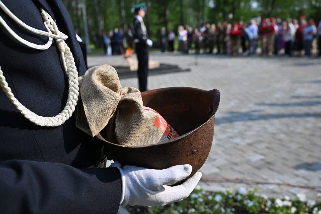 В Кемерово доставили землю с мест захоронений воинов-кузбассовцев под Москвой