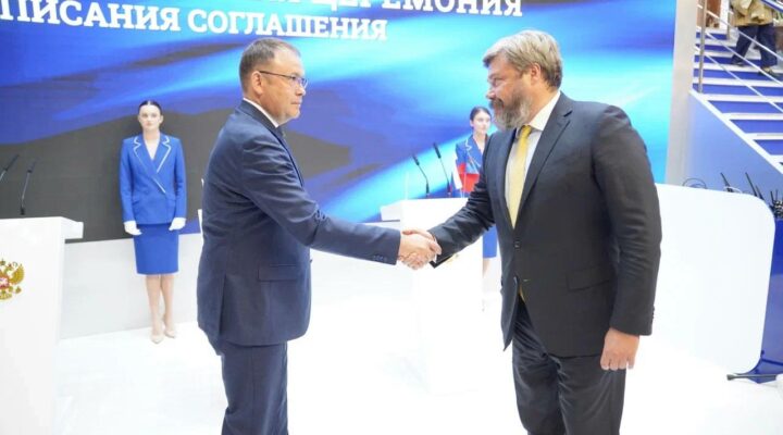 Илья Середюк подписал соглашение с научно-экспертным центром Института «Царьград»
