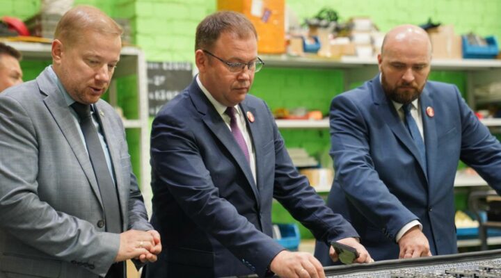 Илья Середюк посетил завод «Белкоммунмаш» в Республике Беларусь