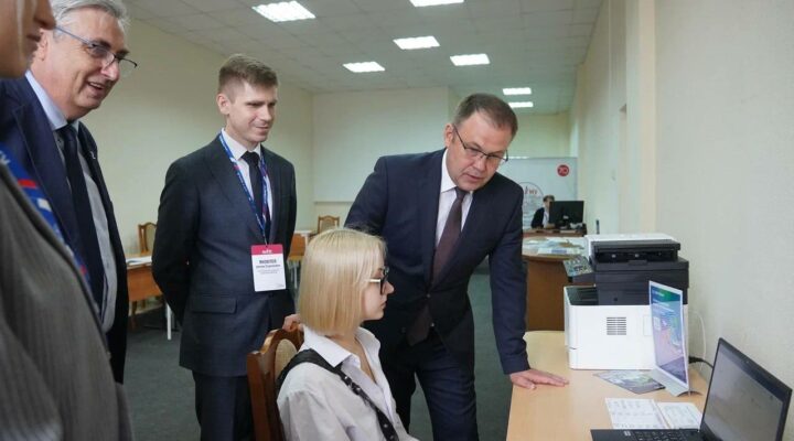 Выпускников Кемеровского медуниверситета с получением дипломов поздравил губернатор Кузбасса