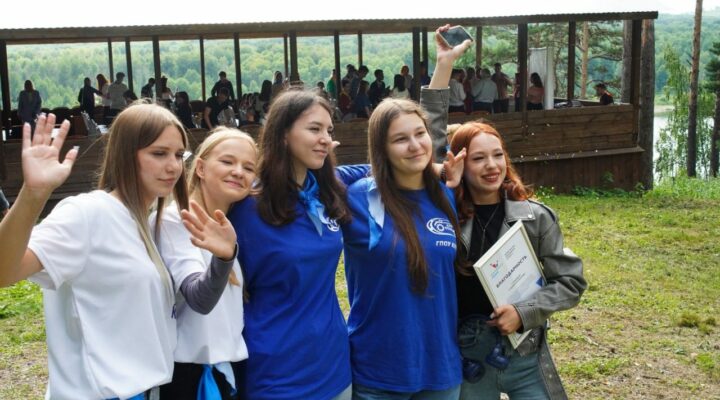 Всекузбасский слет студентов колледжей и техникумов начался в Кемеровском округе