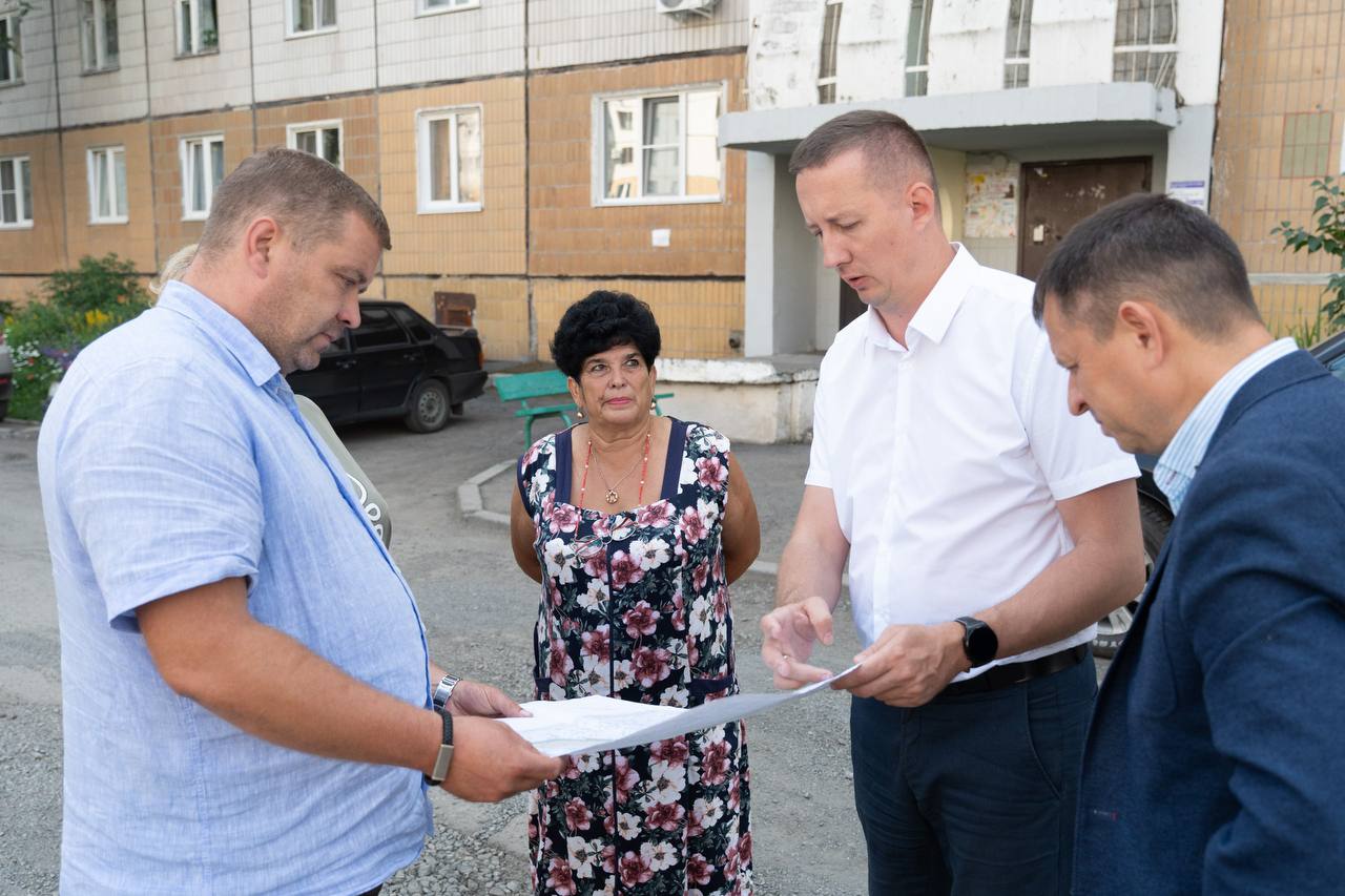 В Кемерове начали подготовку к ремонту большого двора на Ленинградском проспекте