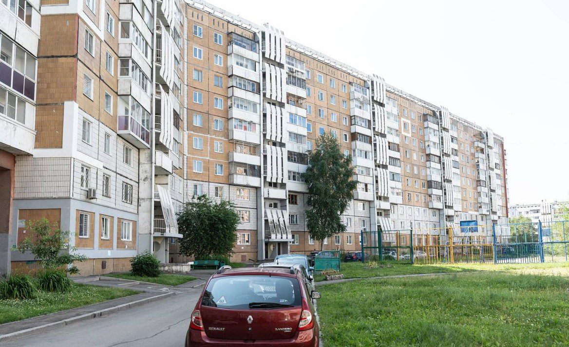Власти Кузбасса назвали сроки первого этапа ремонта проблемного двора в Кемерове