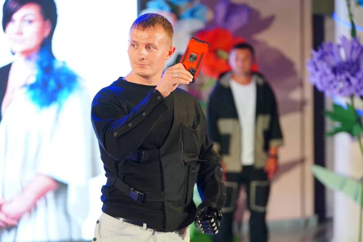 В Кузбассе на фестивале дизайнеров представили новинки адаптивной одежды