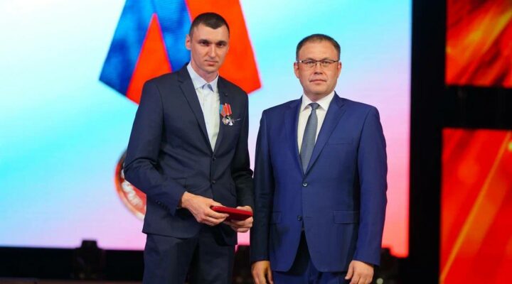 Илья Середюк поздравил кузбасских металлургов с предстоящим праздником