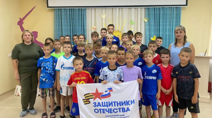 Встреча с героем: медсестра СВО поделилась опытом с молодежью Кузбасса 