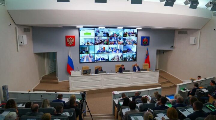 Илья Середюк рассказал о судьбе принадлежащих региону пустующих зданий