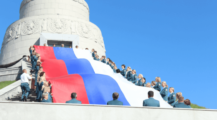 Митинги, викторины, выставки: в Кузбассе проходят  мероприятия в честь Дня Государственного флага