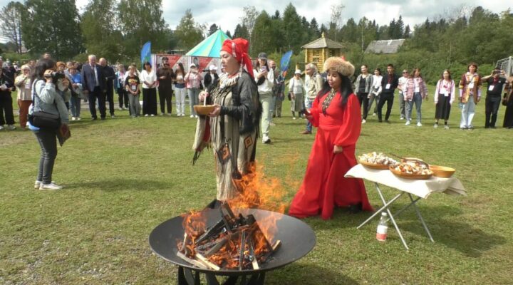 Этнофорум с участием коренных народов Сибири прошел в Мысках