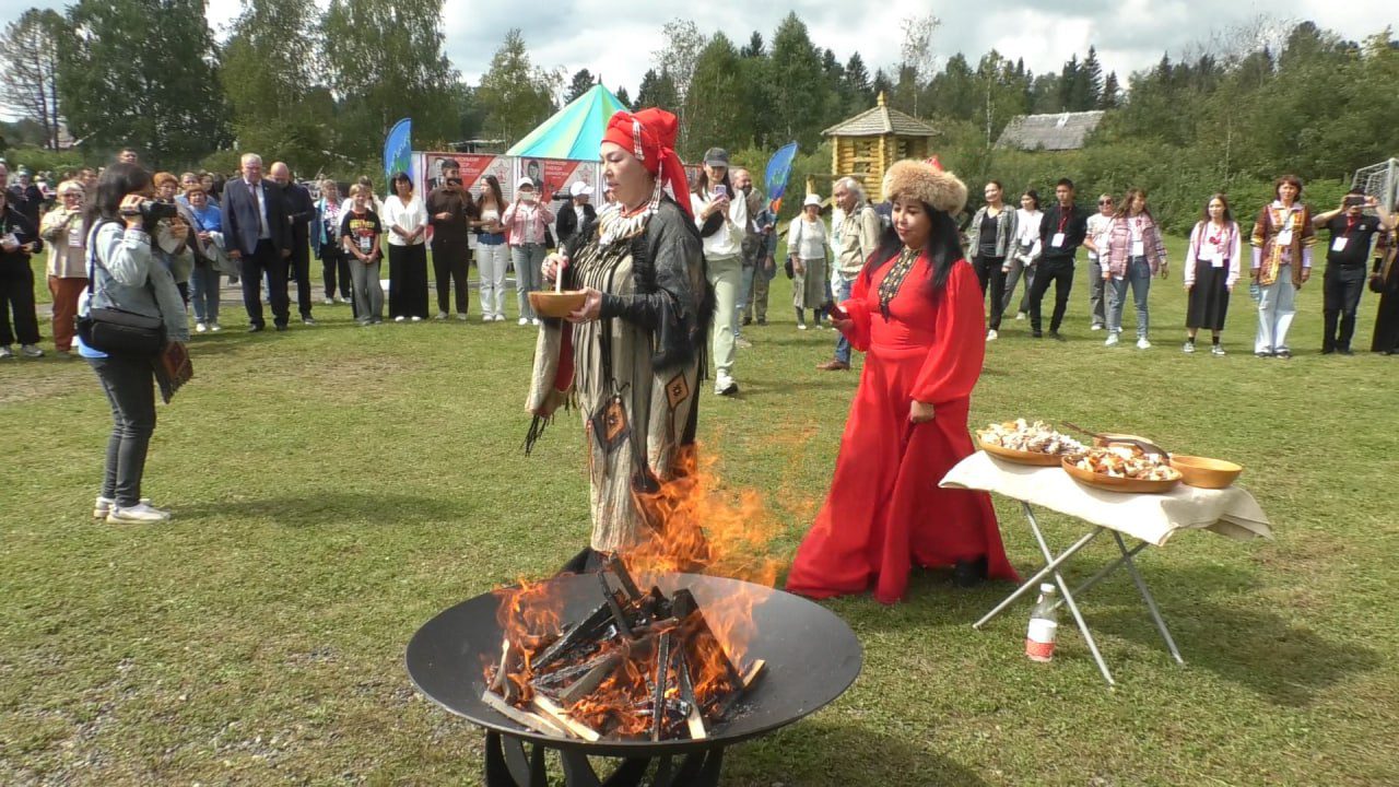 Этнофорум с участием коренных народов Сибири прошел в Мысках