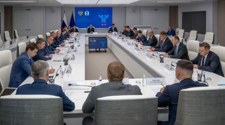 Анатолий Серышев принял участие в обсуждении развития Обь-Иртышского бассейна внутренних водных путей
