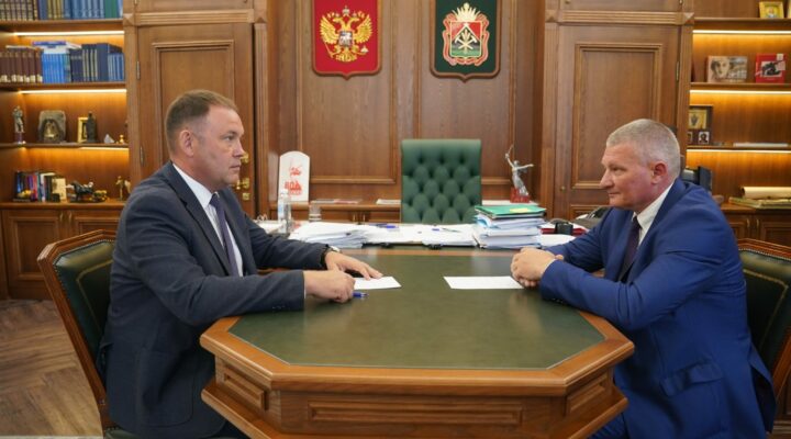 Илья Середюк обсудил благоустройство Таштагольского округа с Андреем Орловым