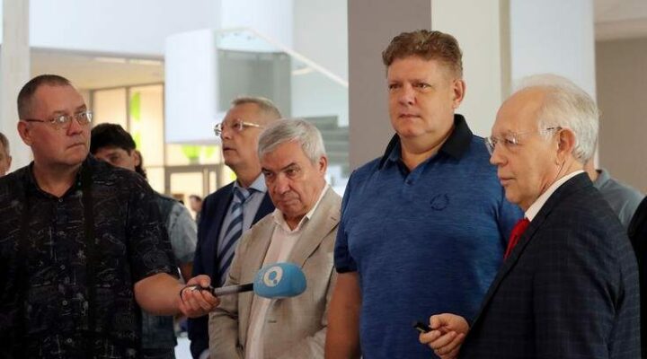 Анатолий Серышев посетил ведущие центры науки и инноваций в Новосибирской области