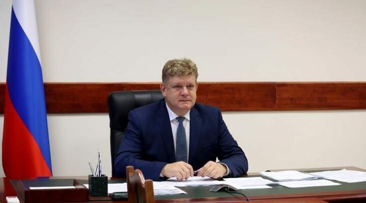 Анатолий Серышев обсудил с жителями Хакасии строительство и ремонт социальных объектов в ходе личного приема граждан