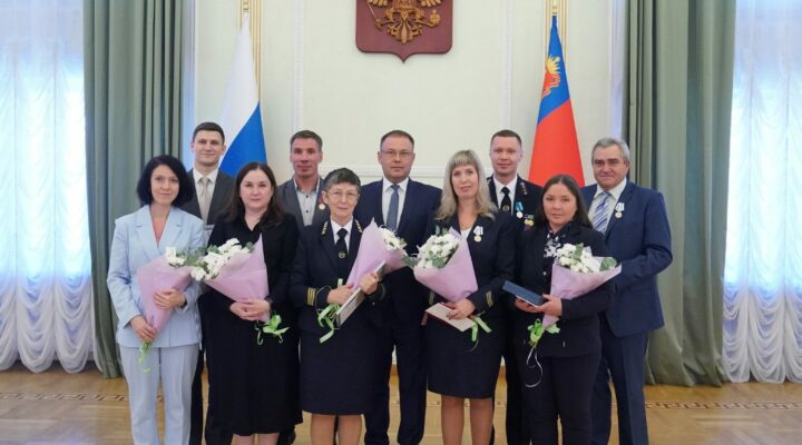 Губернатор Кузбасса вручил награды сотрудникам КузГТУ в честь юбилея вуза