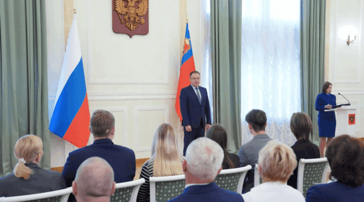 Илья Середюк вручил кузбассовцам государственные и областные награды