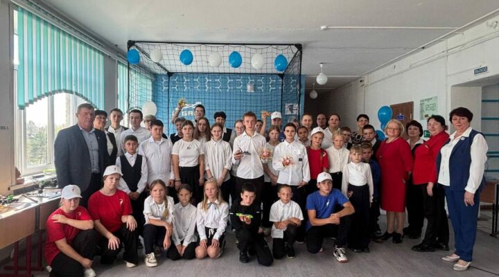 В Усманской школе состоялось открытие центра управления БПЛА «Учимся летать»