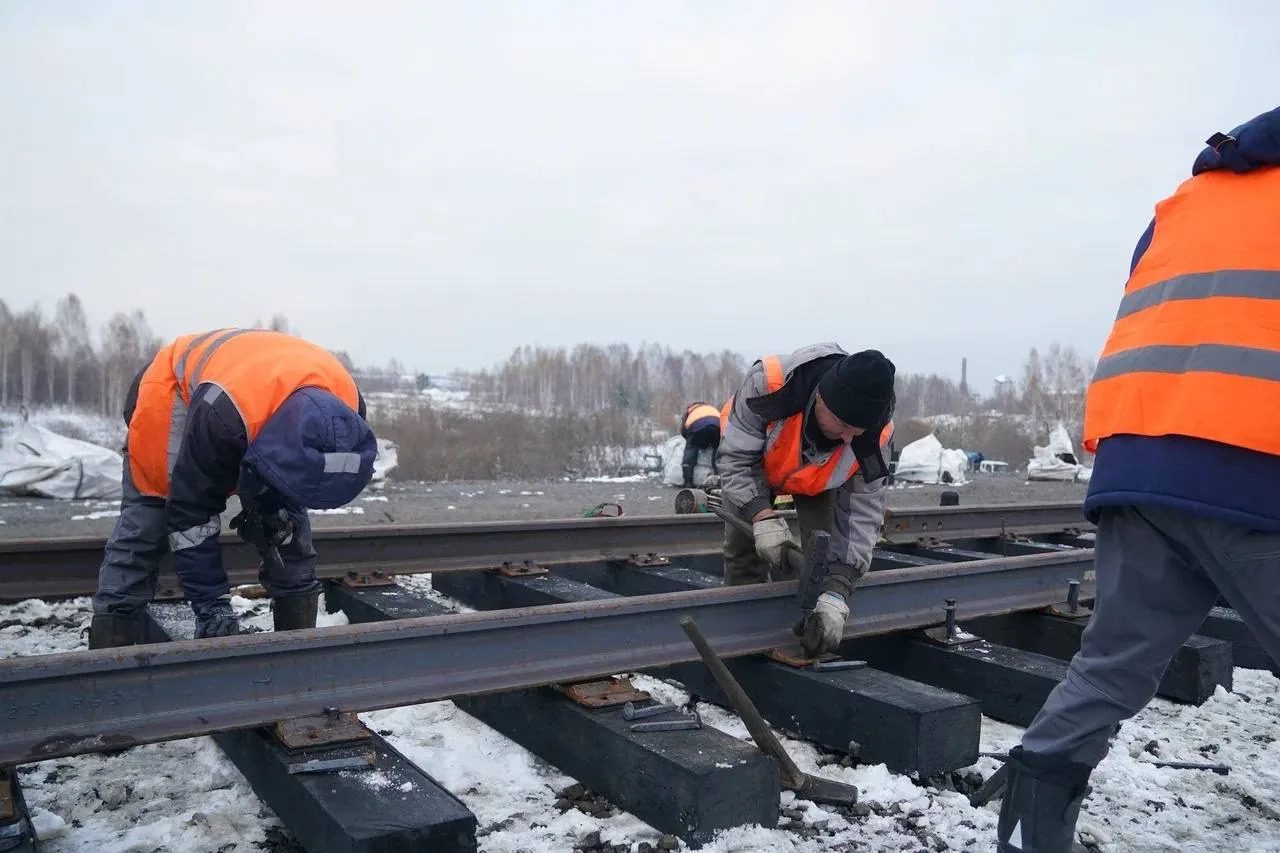 В Прокопьевске к вагоноремонтному заводу тянут новую железнодорожную ветку