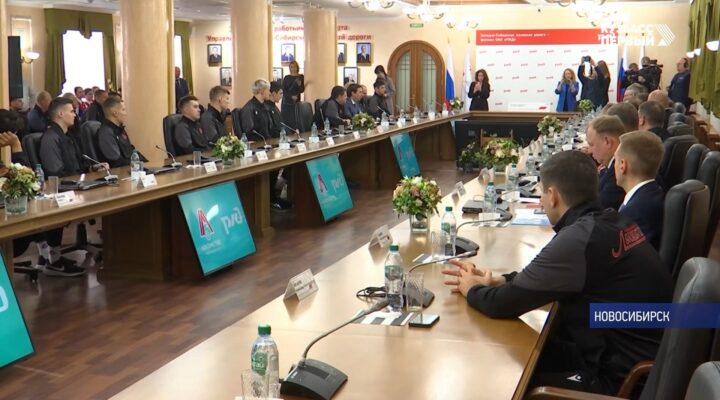 Анатолий Серышев встретился с волейбольной командой «Локомотив»
