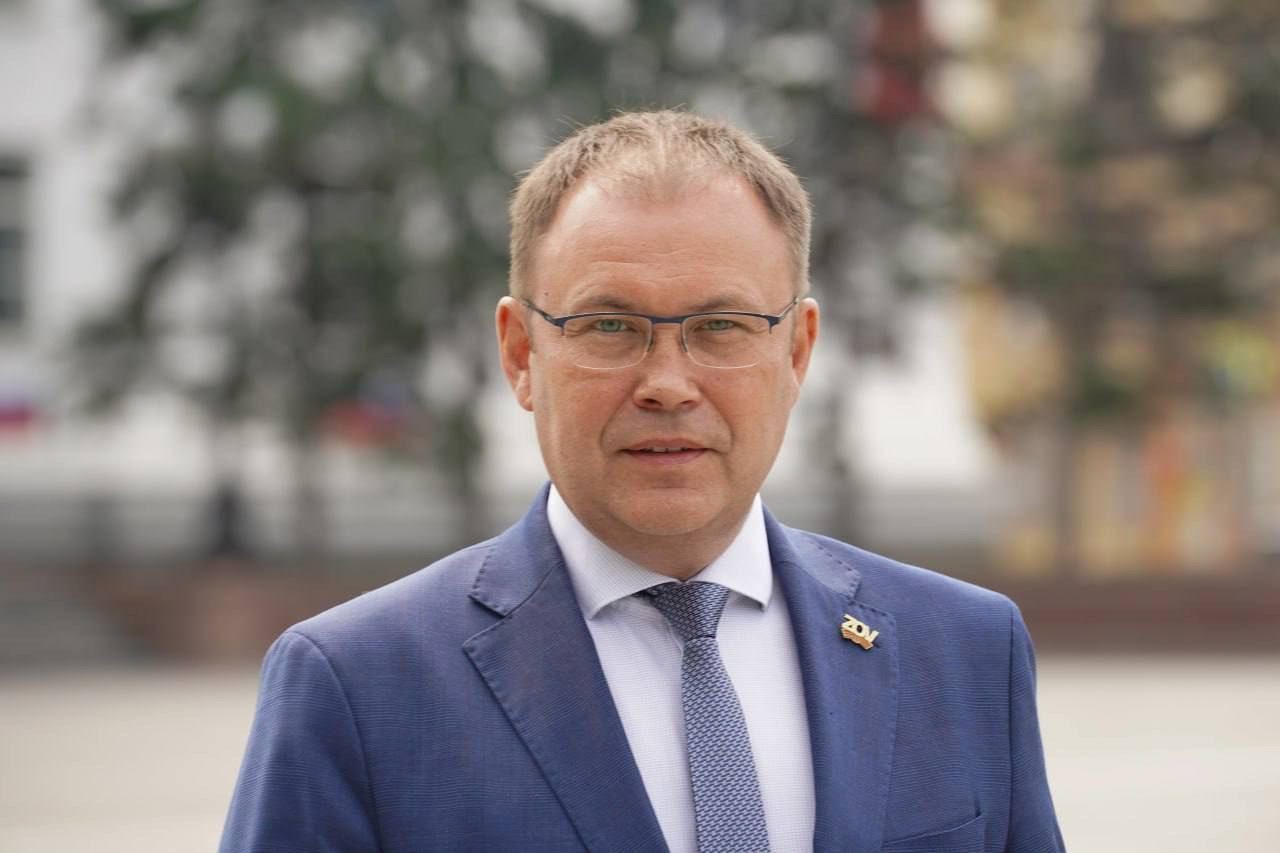 Илья Середюк поздравил кузбассовцев  с Днем народного единства